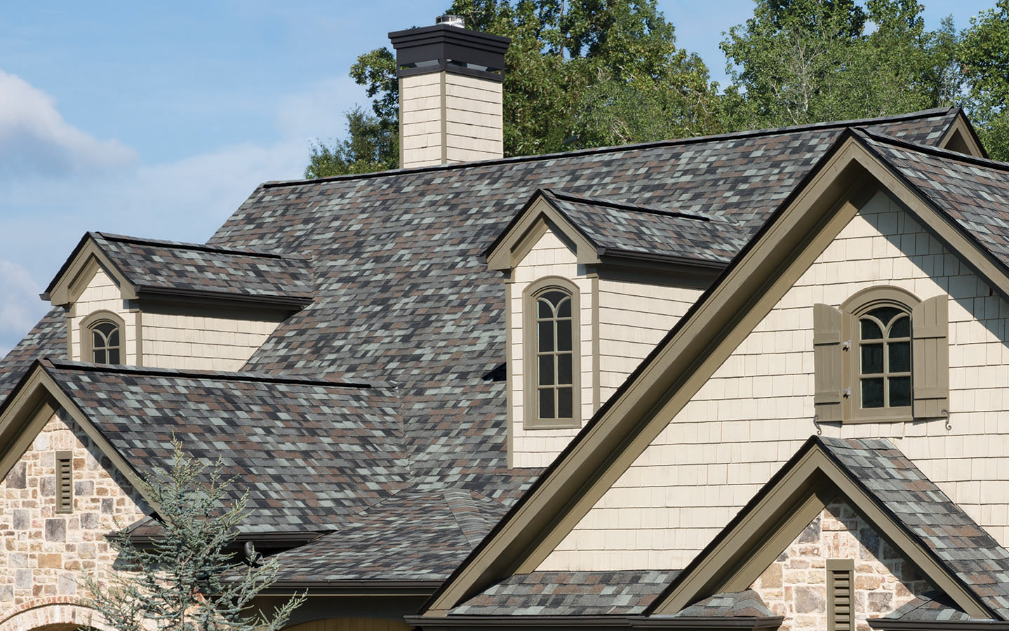 An Owens Corning Asphalt Shingle Roof